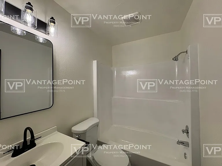 2120 Van Deuren St — Photo 15