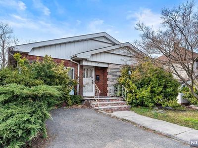 139 Morningside Ln, Palisades Park, NJ, 07650