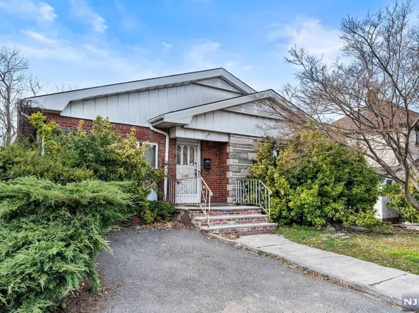 139 Morningside Ln, Palisades Park, NJ 07650