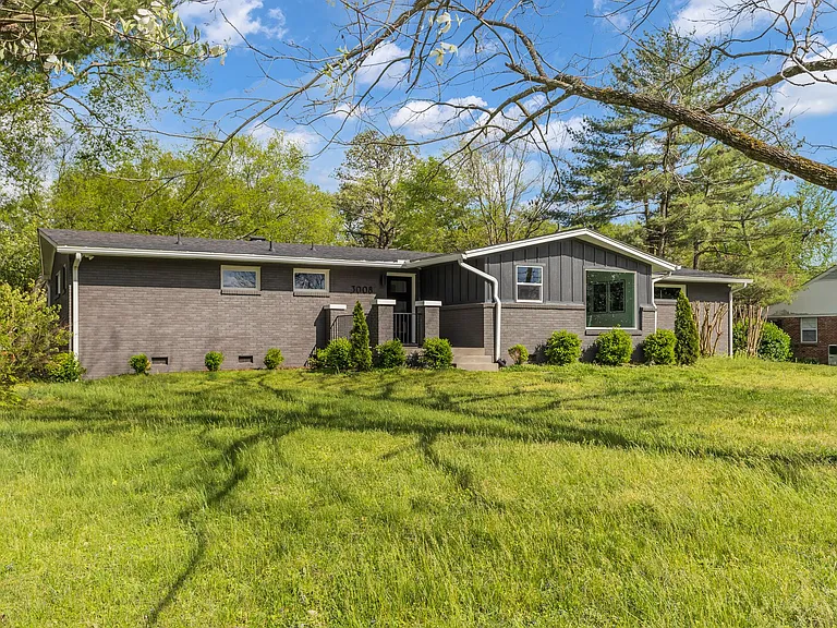 3008 Windemere Cir — Photo 1