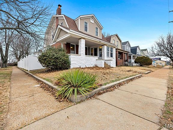 2nd image of 3139 Ivanhoe Ave
