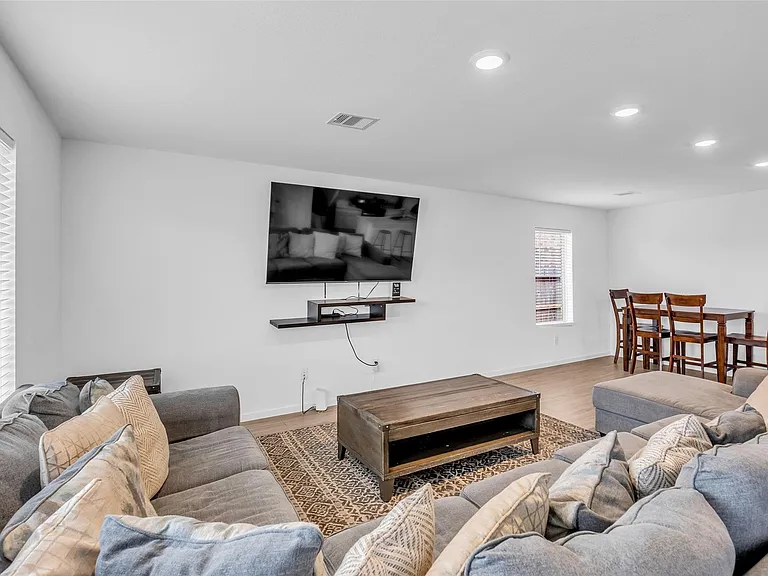 9815 Bellwick Hollow Ct — Photo 12