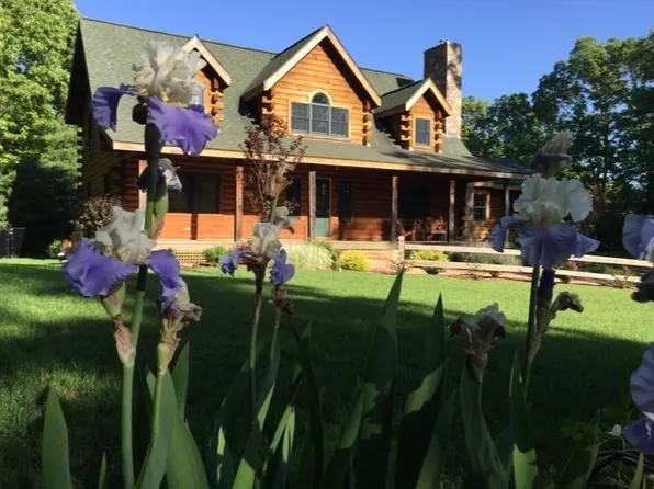 207 Rocky Rd, Northbridge, MA 01534