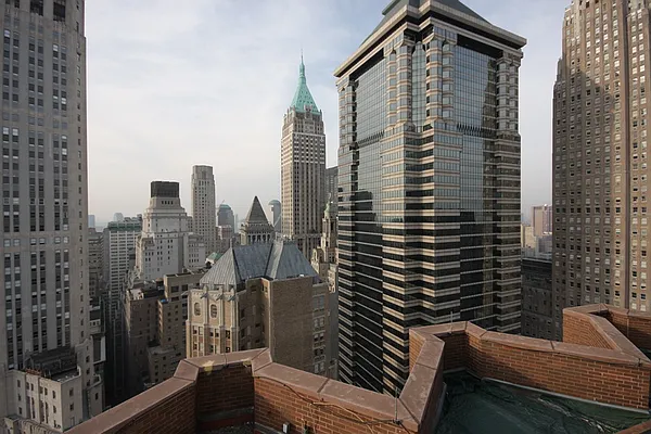 Rented by A & I Broadway | media 34