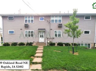 2903 Oakland Rd NE, Cedar Rapids, IA 52402