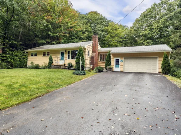 19 Harriette Street, Falmouth, ME 04105
