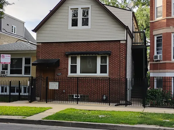 3700 W George St #1F, Chicago, IL 60618