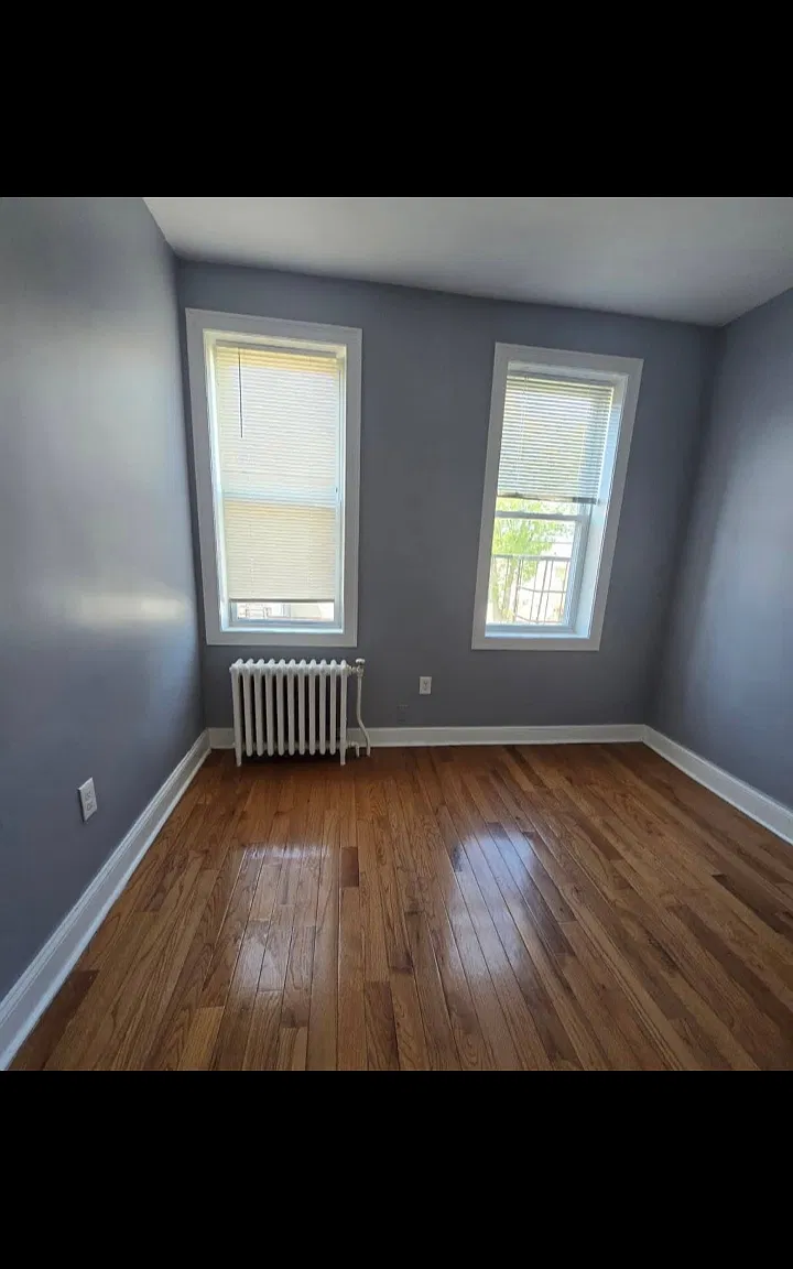 399 Avenue C — Photo 2