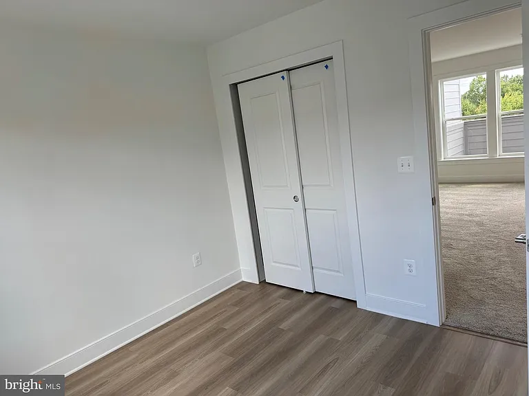 831 King Farm — Photo 31