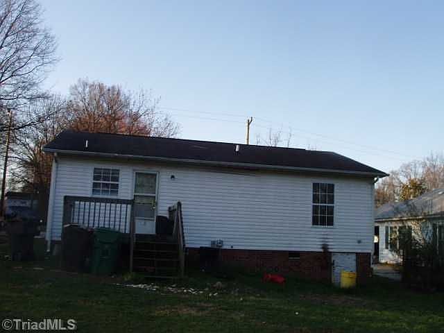 2nd image of 406 Vail Ave