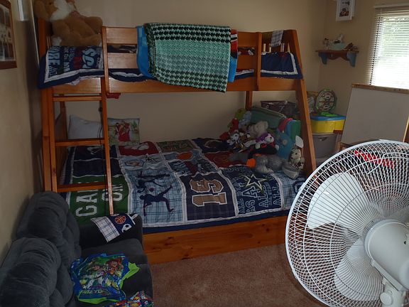 2nd bedroom