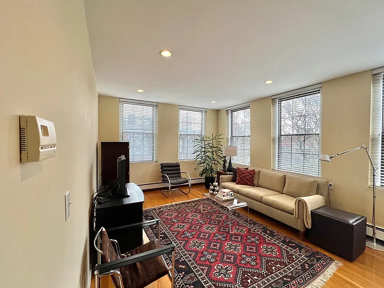 19 Fayette St #7 — Photo 1