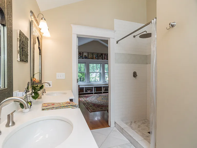 4519 N Sacramento Ave — Photo 15