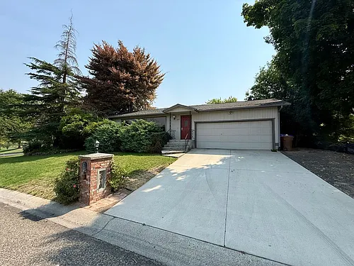 3910 Lakeview Dr Photo 1
