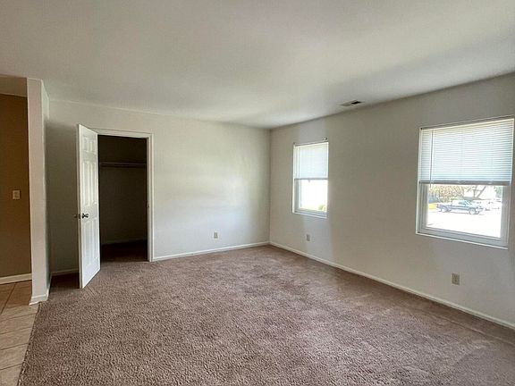 3rd image of 114 Cordell Cir