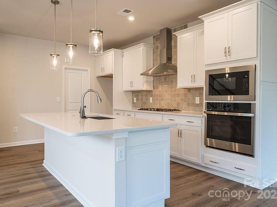 1st image of 109 A Forest Lake Blvd