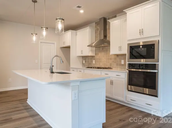 109 A Forest Lake Blvd, Mooresville, NC 28117