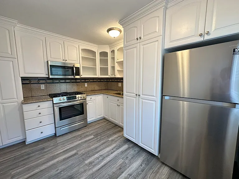 152 Glover Ave #C — Photo 7