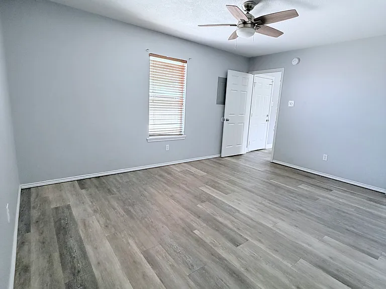 1817 Corpus Ave — Photo 8