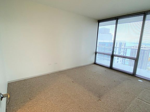 5th image of 351 E Wacker Dr #4007