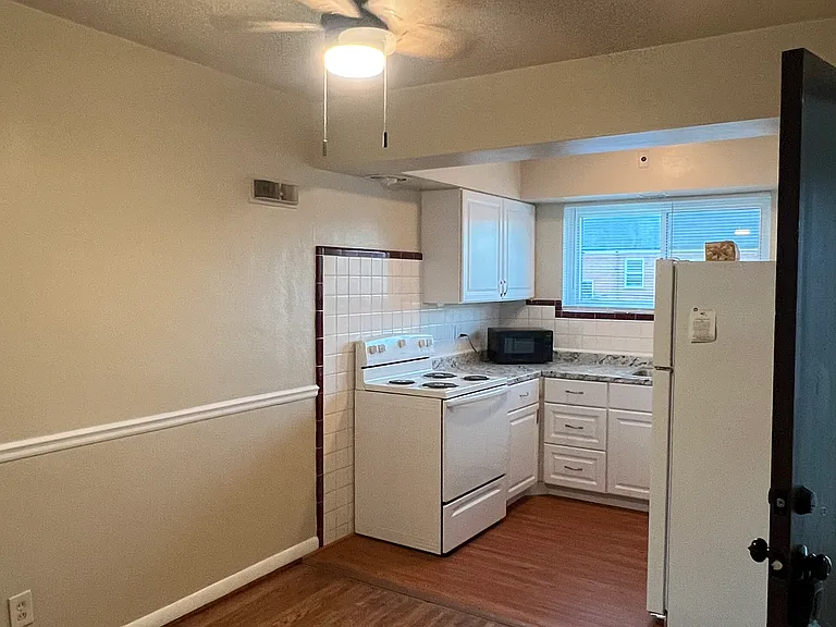 6239 Nagel Ave #2W — Photo 5