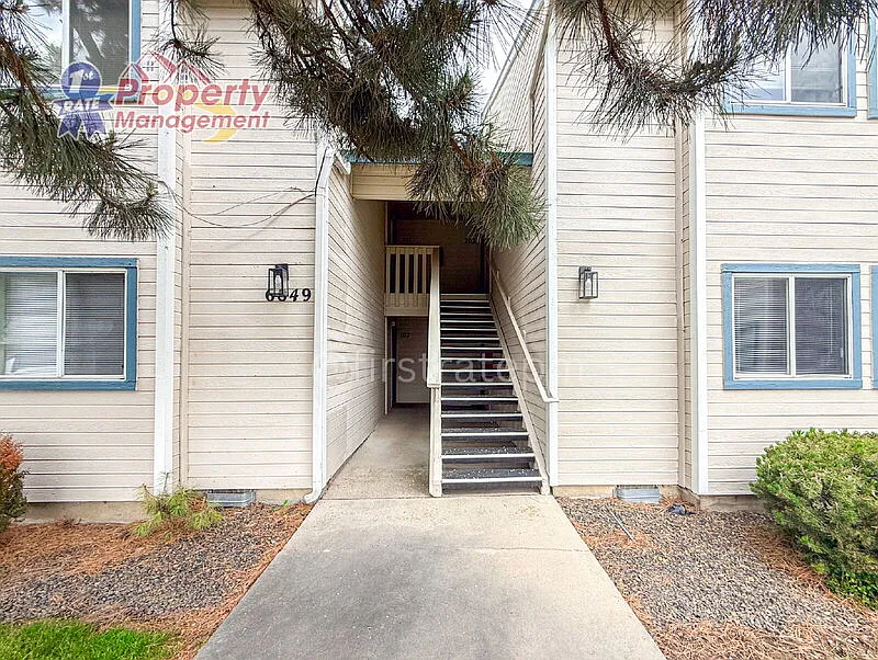 2 bed, 1.0 bath, 943 sqft, $1,295 — Photo 2