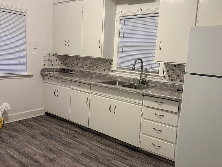 429 Strong Ave — Photo 31