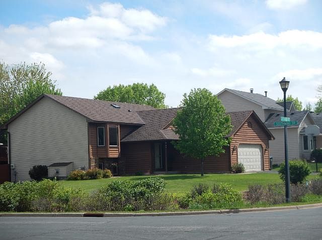 1st image of 921 Rushmore Dr