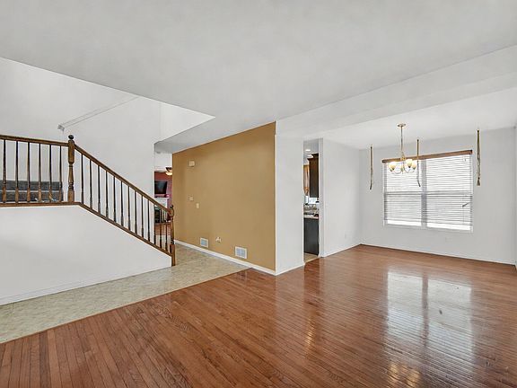 4th image of 1607 Seward Rd