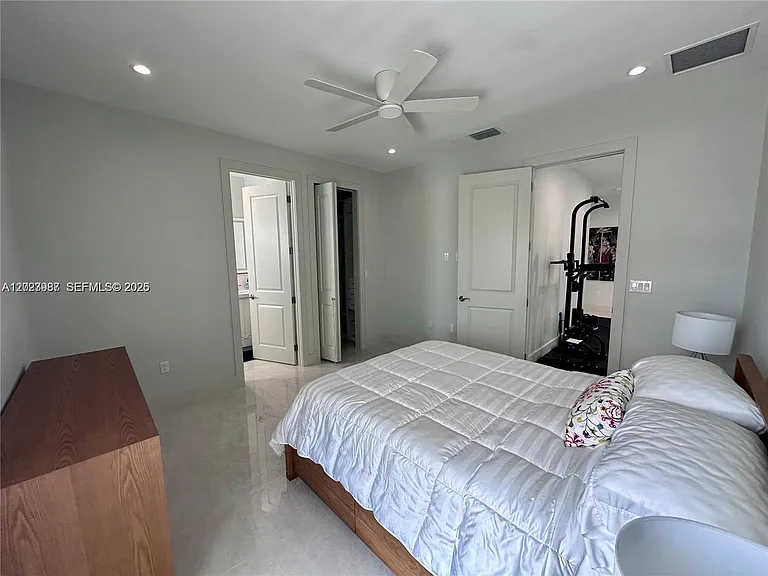 8410 SW 65th Ave — Photo 14