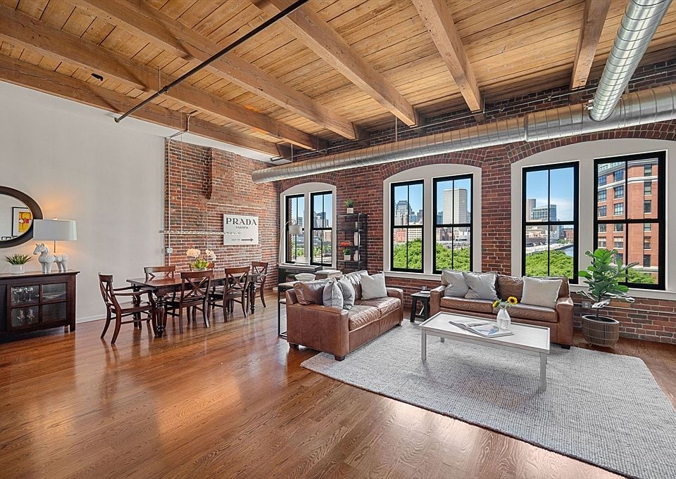 1st image of 9 W Broadway Unit Penthouse 601
