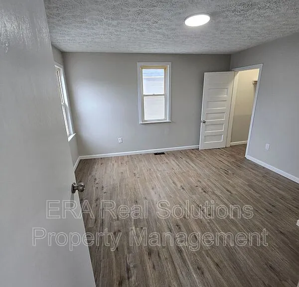 162 Wisconsin Ave — Photo 10