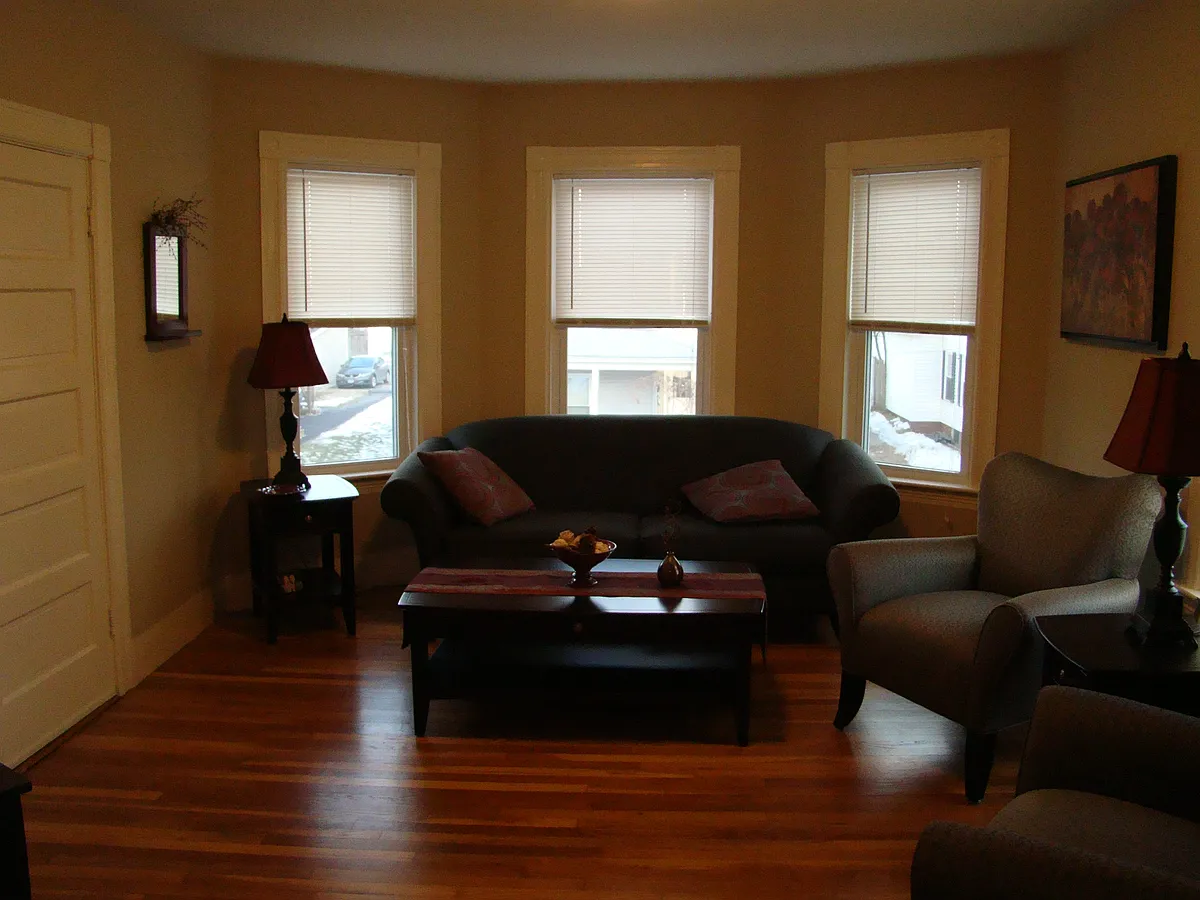 Building Photo - 206 Jewett St #3F