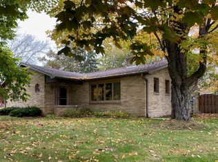 924 Barbara Ln, Marinette, WI 54143