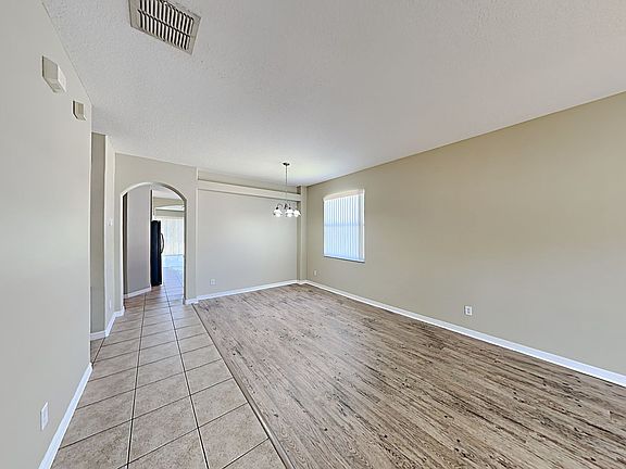 4th image of 2643 Eagle Canyon Dr N