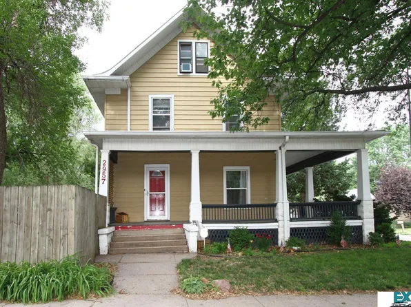 2957 N 52nd St, Lincoln, NE 68504