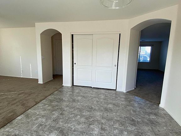 4th image of 1607 E Leslie Ave