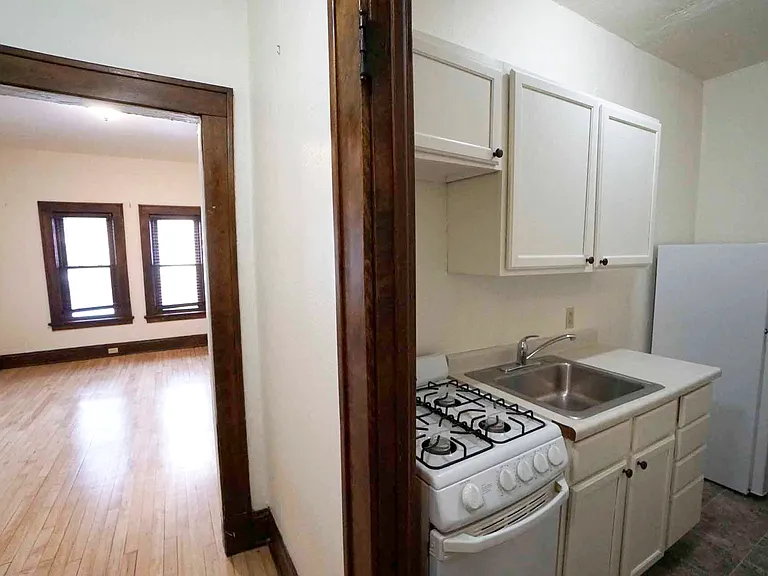 225 Place Apartments — Photo 56