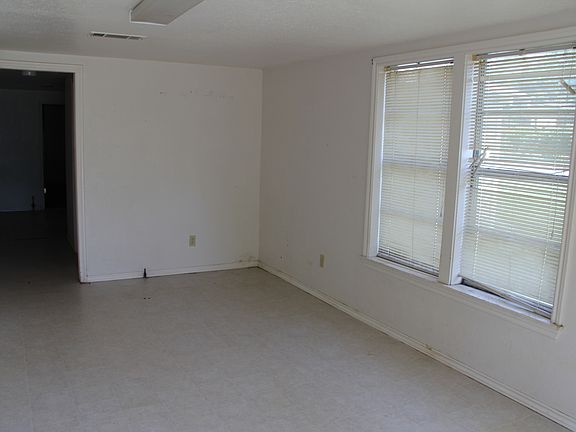 4th image of 517 N Lemmons St