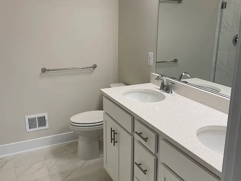 1217 Rockwell Ave — Photo 3