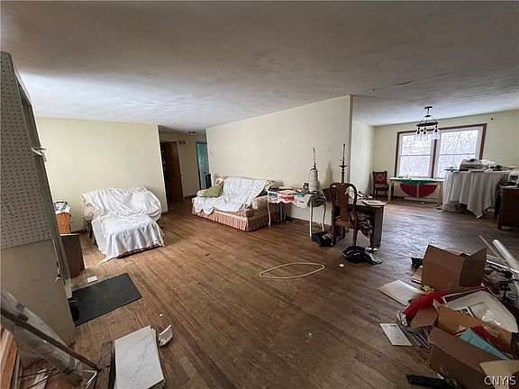 3rd image of 918 Stolp Ave