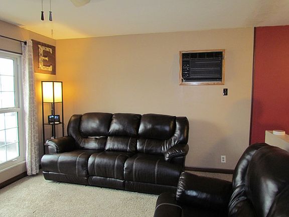 4th image of 2525 Mercer Dr