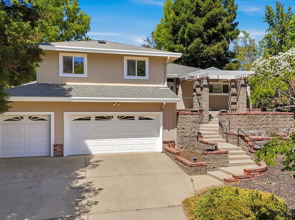 1st image of 18514 Lake Forest Dr