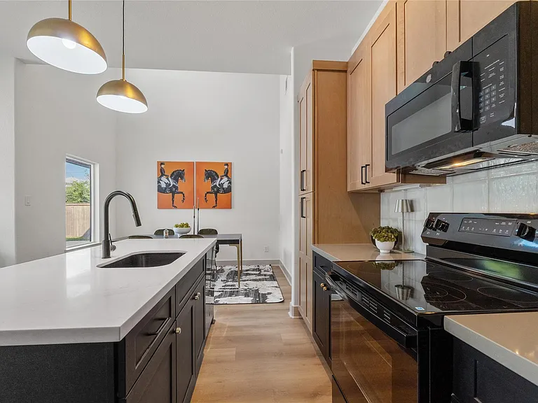 4214 Clover St — Photo 15