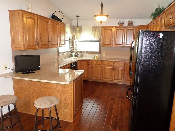2nd image of 216 W Riverview Dr