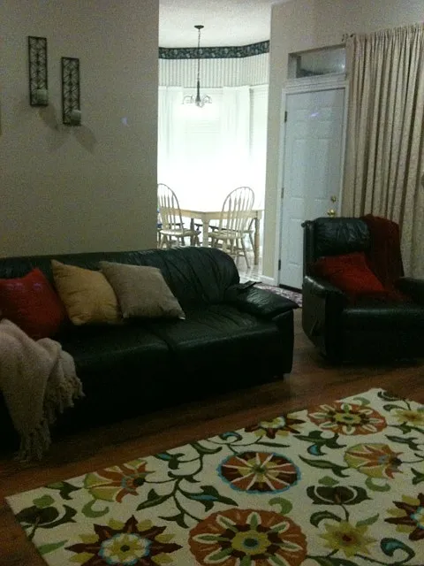 5 bed, 3275 sqft, $3,600 — Photo 2