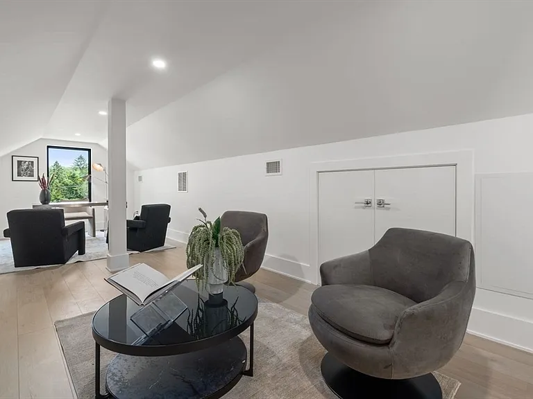 167 Winchester St #D — Photo 37
