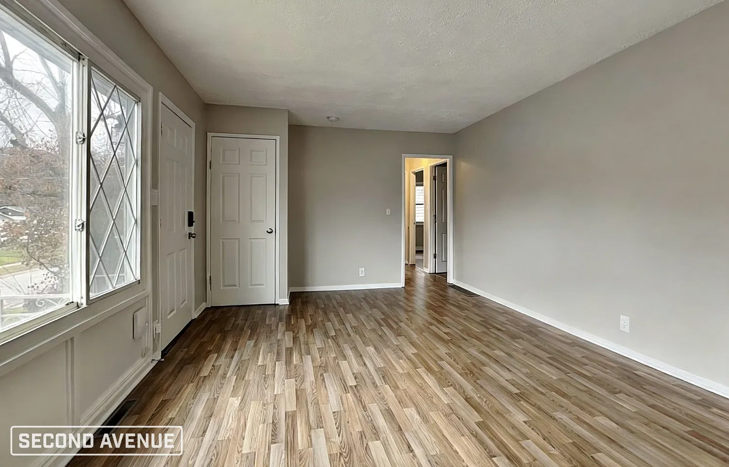 3 bed, 1.0 bath, 925 sqft, $1,495 — Photo 2