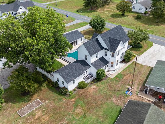 3rd image of 4904 Ravenwood Rd