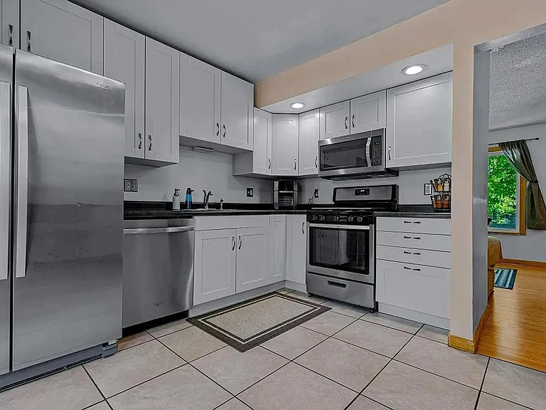 4183 Brammer Dr — Photo 3